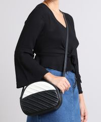 Bolsa-Feminina-Transversal-Pequena-Bicolor-com-Matelasse--Preta-9484648-Preto_1_2 Bolsa-Feminina-Transversal-Pequena-Bicolor-com-Matelasse--Preta-9484648-Preto_1_2