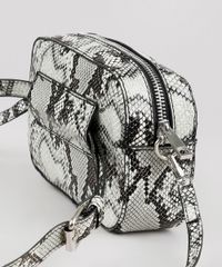 Bolsa-Pochete-Feminina-Pequena-Croco-Estampada-Animal-Print-Cinza-Claro-9483482-Cinza_Claro_4