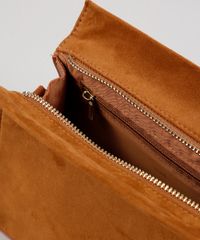 Bolsa-Feminina-Transversal-Media-em-Suede-com-Lenco-e-Corrente-Caramelo-9484654-Caramelo_6