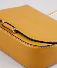 Bolsa-Feminina-Transversal-Media-Alca-com-Corrente-Mostarda-9484641-Mostarda_6