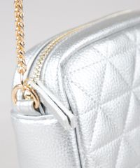 Bolsa-Feminina-Transversal-Pequena-Metalizada-com-Matelasse-Alca-Corrente-Prateado-9484650-Prateado_5