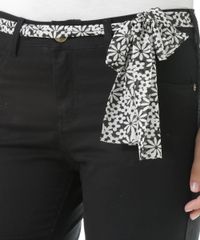 Bermuda-Ciclista-com-Faixa-Preta-8508759-Preto_4