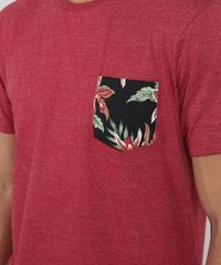 Camiseta-Masculina-com-Bolso-Estampado-Tropical-Manga-Curta-Gola-Careca-Vermelho-Escuro-9536545-Vermelho_Escuro_4