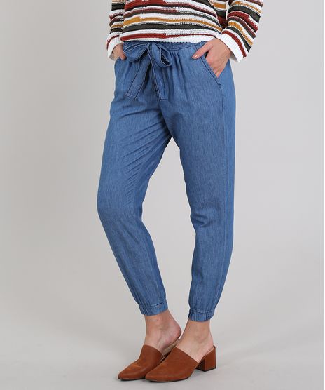 Calca-Jeans-Feminina-Clochard-Jogger-com-Amarracao-e-Botoes-Azul-Medio-9587496-Azul_Medio_1