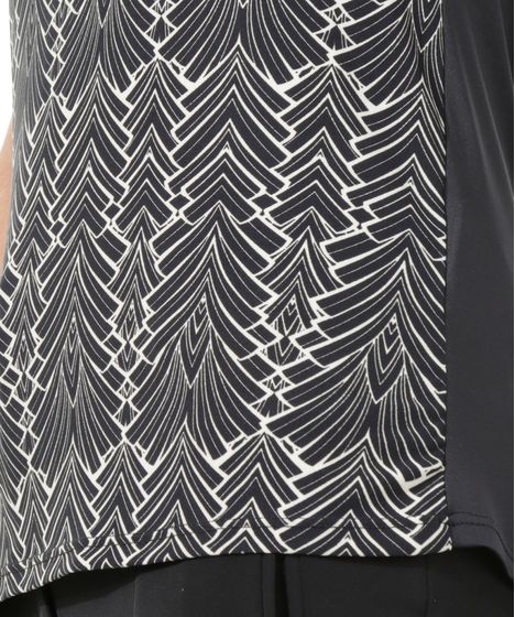 Blusa com Estampa Abstrata Preta - cea