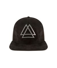 Bone--Triangulos--em-Suede-Preto-8523064-Preto_1