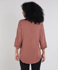 Camisa-Feminina-com-Bolsos-Manga-7-8-Marrom-9450872-Marrom_2