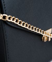Bolsa-Feminina-Transversal-com-Corrente-Preta-9227656-Preto_5