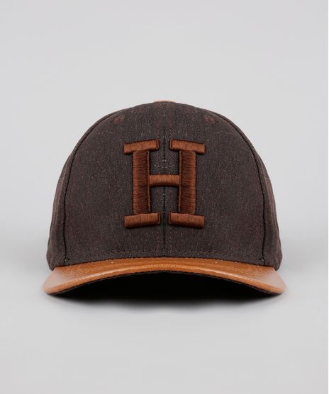 Bone-Masculino-Aba-Curva--H--com-Bordado-Marrom-8684267-Marrom_1
