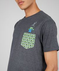 Camiseta-Masculina-Toy-Story-com-Bolso-Estampado-Manga-Curta-Gola-Careca-Cinza-Mescla-Escuro-9583218-Cinza_Mescla_Escuro_4