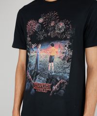Camiseta-Masculina-Stranger-Things-Manga-Curta-Gola-Careca-Preta-9643459-Preto_4 Camiseta-Masculina-Stranger-Things-Manga-Curta-Gola-Careca-Preta-9643459-Preto_4