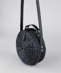 Bolsa-Feminina-de-Palha-Redonda-Media-Transversal--Preta-9254683-Preto_3