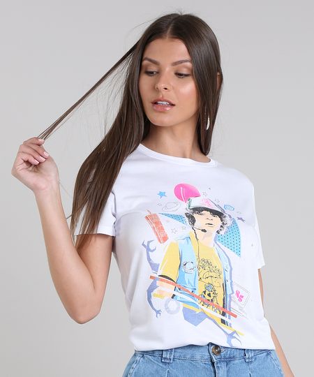 Blusa-Feminina-Dustin-Stranger-Things-Manga-Curta-Decote-Redondo-Branca-9627791-Branco_1 Blusa-Feminina-Dustin-Stranger-Things-Manga-Curta-Decote-Redondo-Branca-9627791-Branco_1