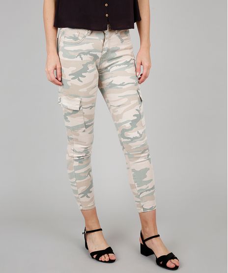 Calca-de-Sarja-Feminina-Skinny-Cargo-Estampada-Camuflada-Bege-9628057-Bege_1