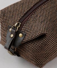Necessaire-Masculina-Estampada-Quadriculada-Marrom-9592360-Marrom_4