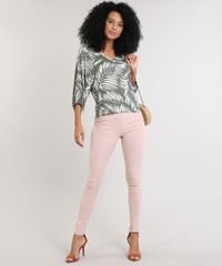 Blusa-Feminina-Ampla-Estampada-de-Folhagem-Manga-7-8-Decote-V-Verde-Militar-9613974-Verde_Militar_3