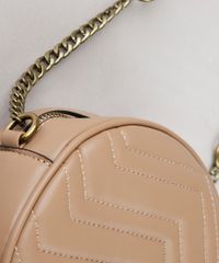Bolsa-Feminina-Transversal-Pequena-Redonda-com-Matelasse-Bege-9484883-Bege_5