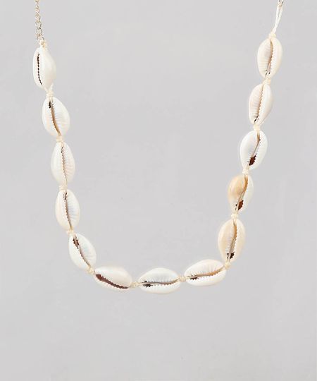 Gargantilha-Choker-Folheada-com-Buzios-Bege-Claro-9558877-Bege_Claro_1 Gargantilha-Choker-Folheada-com-Buzios-Bege-Claro-9558877-Bege_Claro_1