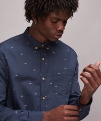 Camisa-Masculina-Mini-Print-Oculos-com-Bolso-Manga-Longa-Azul-Marinho-9079740-Azul_Marinho_4