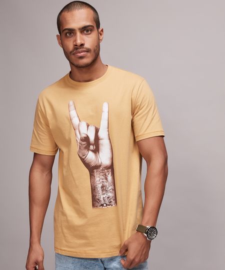 Camiseta-Masculina-Rock-Manga-Curta-Gola-Careca-Mostarda-9670542-Mostarda_1 Camiseta-Masculina-Rock-Manga-Curta-Gola-Careca-Mostarda-9670542-Mostarda_1