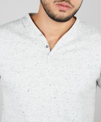 Camiseta-Masculina-Slim-Fit-com-Botoes-Manga-Curta-Gola-V-Cinza-Mescla-Claro-9682722-Cinza_Mescla_Claro_4