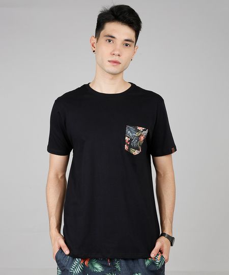 Camiseta-Masculina-com-Bolso-Estampado-Tropical-Manga-Curta-Gola-Careca-Preta-9636214-Preto_1