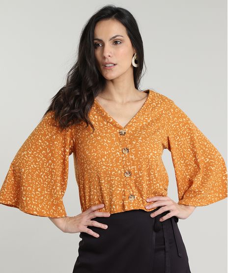 Blusa-Feminina-Canelada-Estampada-Animal-Print-com-Botoes-Manga-3-4-Decote-V-Caramelo-9631792-Caramelo_1