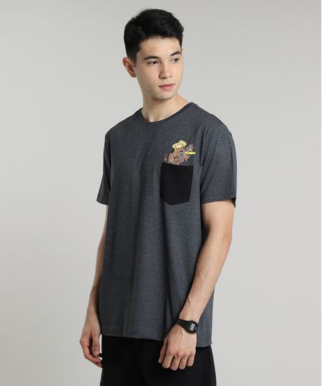 Camiseta-Masculina-Scooby-Doo-com-Bolso-Manga-Curta-Gola-Careca-Cinza-Mescla-Escuro-9687492-Cinza_Mescla_Escuro_1