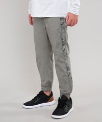 Calca-de-Sarja-Infantil-Jogger-com-Faixa-Lateral-Estampada-Camuflada-Verde-Militar-9549648-Verde_Militar_1