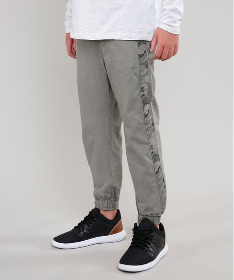 Calca-de-Sarja-Infantil-Jogger-com-Faixa-Lateral-Estampada-Camuflada-Verde-Militar-9549648-Verde_Militar_1