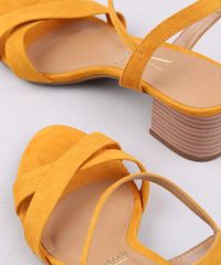 Sandalia-Feminina-Vizzano-em-Suede-Salto-Quadrado-Mostarda-9669867-Mostarda_5