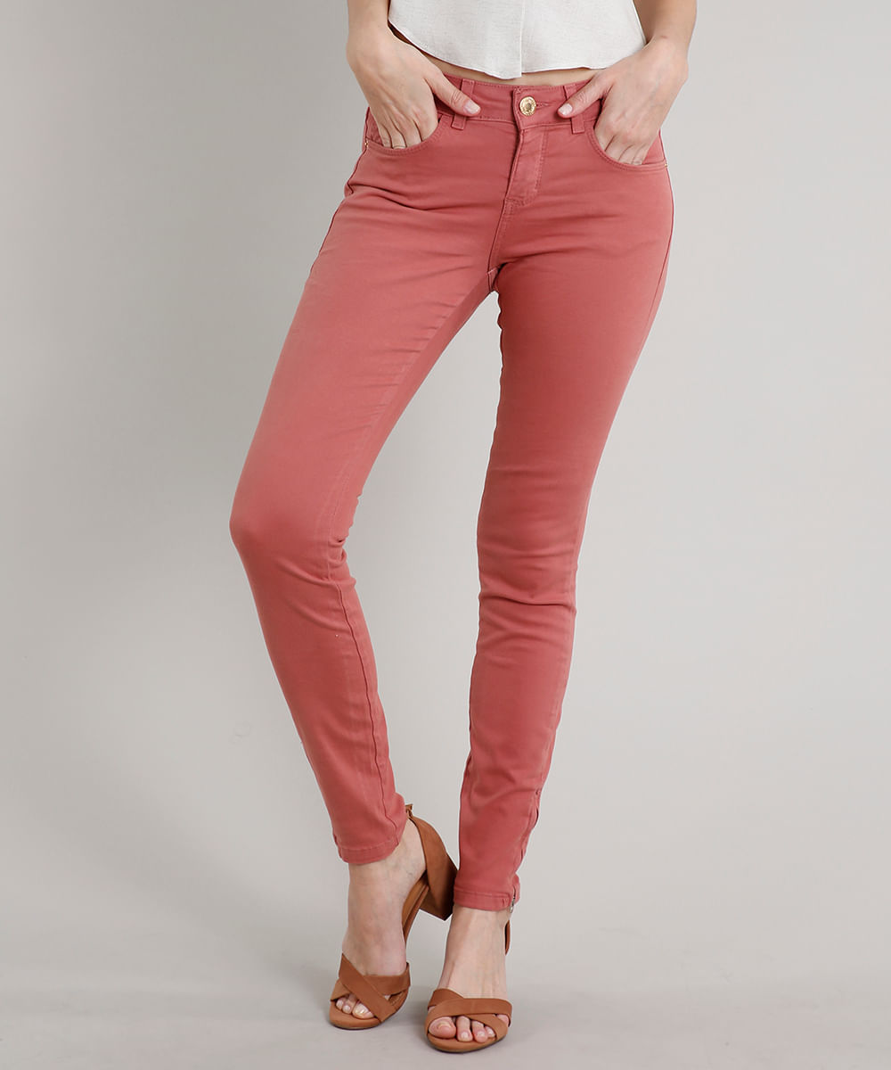 Calça de Sarja Feminina Super Skinny com Bolsos