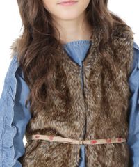 Colete-com-Pelos-Marrom-8455061-Marrom_4