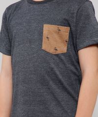 Camiseta-Infantil-com-Bolso-Estampado-de-Flamingo-Manga-Curta-Cinza-Mescla-Escuro-9605092-Cinza_Mescla_Escuro_4