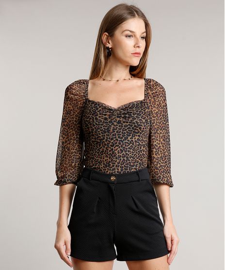 Blusa-Feminina-Estampada-Animal-Print-Onca-em-Tule-Manga-3-4-Decote-Coracao-Caramelo-9702794-Caramelo_1