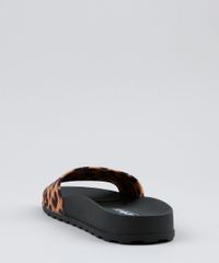 Chinelo-Slide-Moleca-Feminino-com-Estampa-Animal-Print-Onca-Caramelo-9572568-Caramelo_3