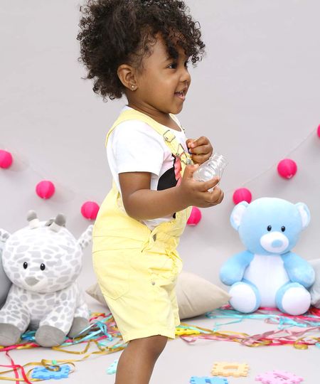 Jardineira-Infantil-Com-Bolso-Amarela-9638383-Amarelo_1