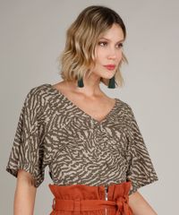 Blusa-Feminina-Transpassada-Estampada-Camuflada-com-Amarracao-Manga-Curta-Decote-V-Verde-Militar-9696999-Verde_Militar_1