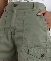 Short-de-Sarja-Feminino-Cargo-com-Barra-Desfiada-Verde-Militar-9756068-Verde_Militar_4