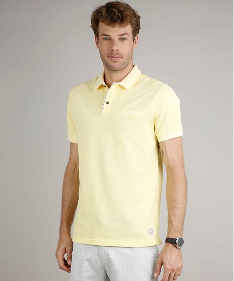 Polo-Masculina-em-Piquet-Comfort-Fit-com-Bolso-Manga-Curta-Amarelo-Claro-9529645-Amarelo_Claro_1