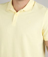 Polo-Masculina-em-Piquet-Basica-Comfort-Fit-Manga-Curta-Amarela-9597168-Amarelo_4
