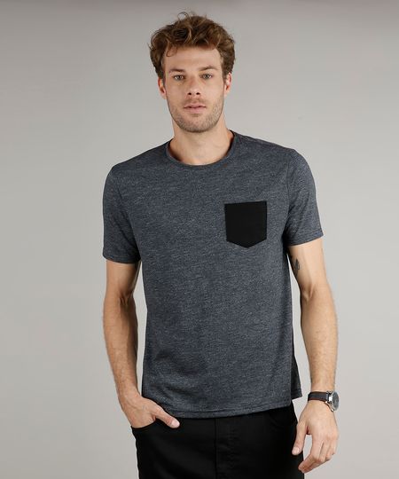 Camiseta-Masculina-Basica-Comfort-Fit-com-Bolso-Manga-Curta-Gola-Careca-Cinza-Mescla-Escuro-9656279-Cinza_Mescla_Escuro_1