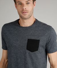 Camiseta-Masculina-Basica-Comfort-Fit-com-Bolso-Manga-Curta-Gola-Careca-Cinza-Mescla-Escuro-9656279-Cinza_Mescla_Escuro_4