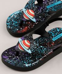 Chinelo-Infantil-Ipanema-Planetas-Brilha-no-Escuro-Preto-9741045-Preto_5