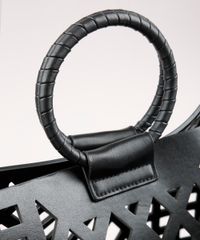 Bolsa-Feminina-Tote-Grande-com-Laser-Cut-Preta-9629064-Preto_5