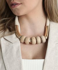 Colar-Feminino-em-Corda-com-Pingente-de-Madeira-Bege-9650211-Bege_2