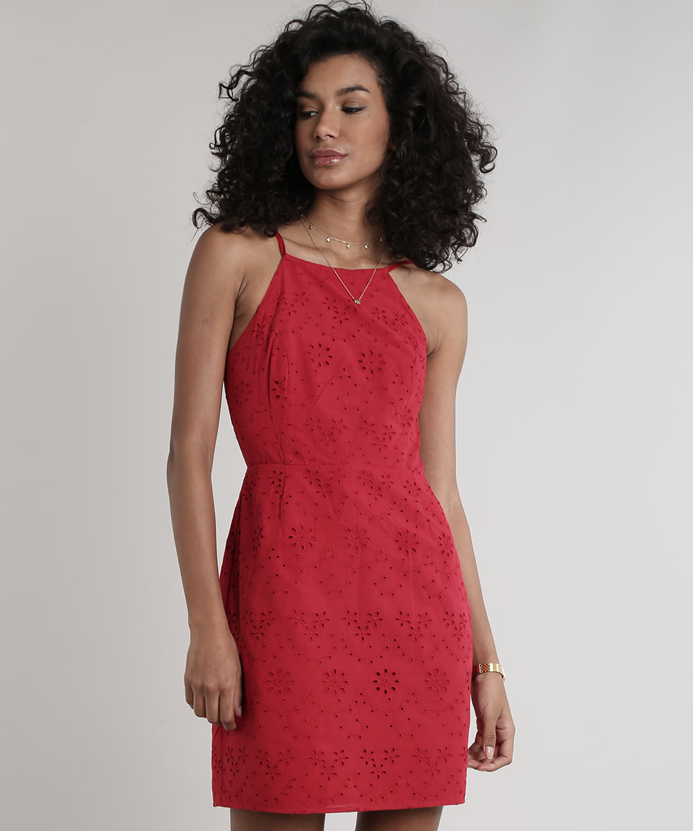 vestido vermelho curto com decote