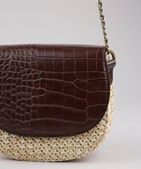 Bolsa-Feminina-Transversal-Pequena-Texturizada-Croco-com-Palha-e-Alca-Corrente-Marrom-9632513-Marrom_6 Bolsa-Feminina-Transversal-Pequena-Texturizada-Croco-com-Palha-e-Alca-Corrente-Marrom-9632513-Marrom_6