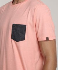 Camiseta-Masculina-com-Bolso-Estampado-Manga-Curta-Gola-Careca-Coral-9737043-Coral_4