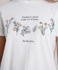 T-Shirt-Feminina-Mindset--Time-to-Bloom--com-Flores-Manga-Curta-Decote-Redondo-Off-White-9832023-Off_White_4